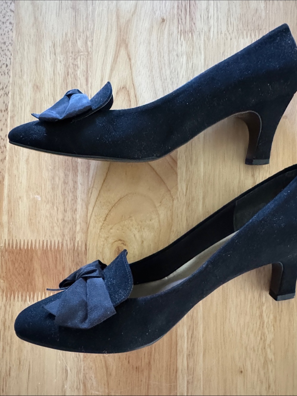 Shelby Classic Black Suede Bow Mid-Heel Pumps